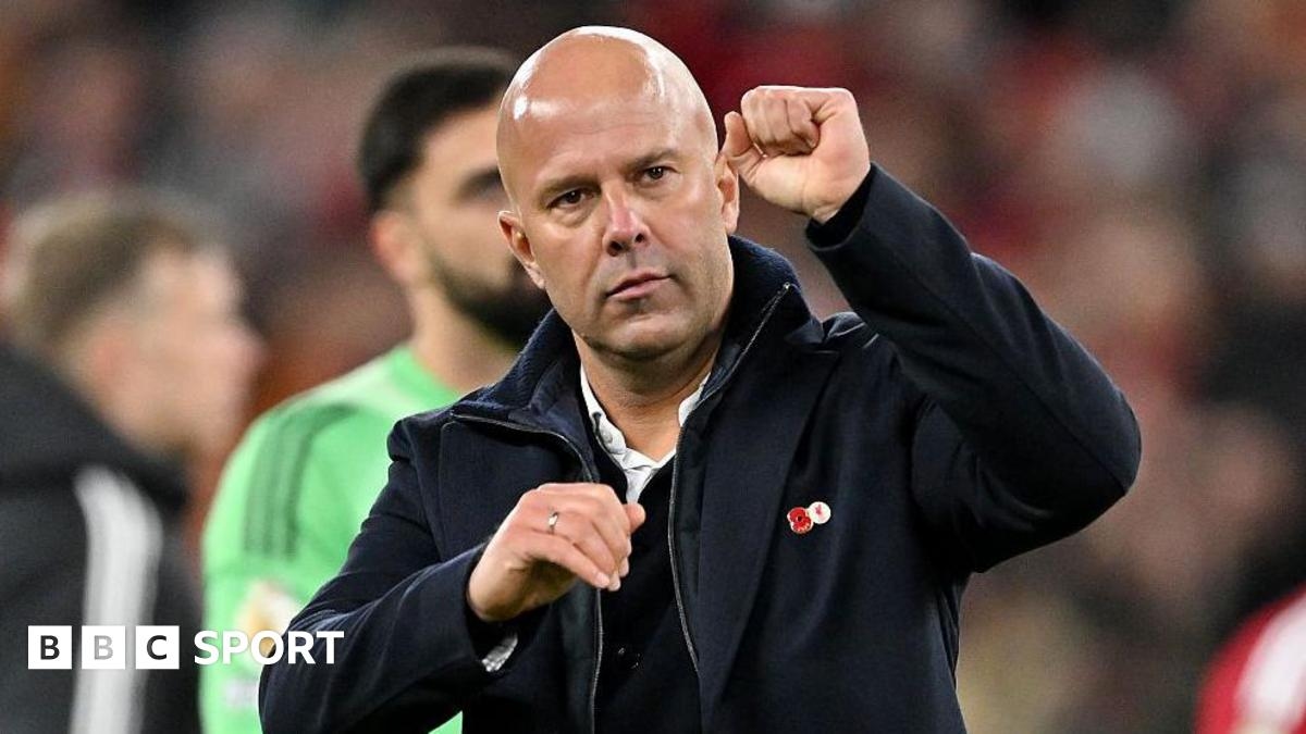 Salah glänzt, während Slot & Liverpool die Unterstützung der Fans erhält.