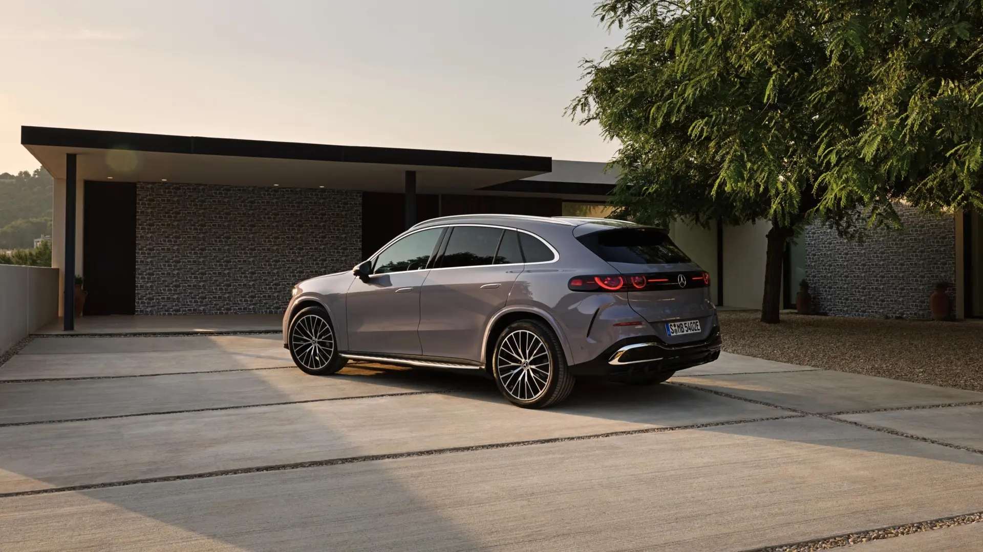 La nuova Mercedes-Benz GLC elettrica, con un'autonomia fino a 707 km, ha ora i prezzi.