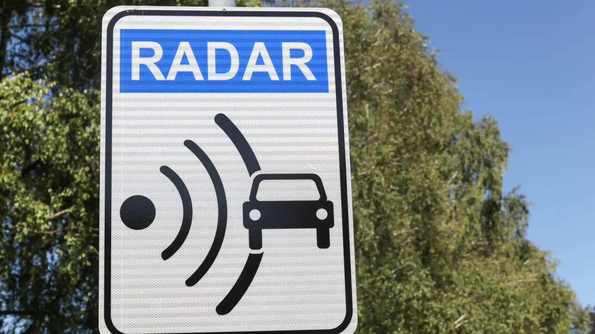 In Catalogna si trova il nuovo radar di traino DGT, che emette 20 multe al minuto.