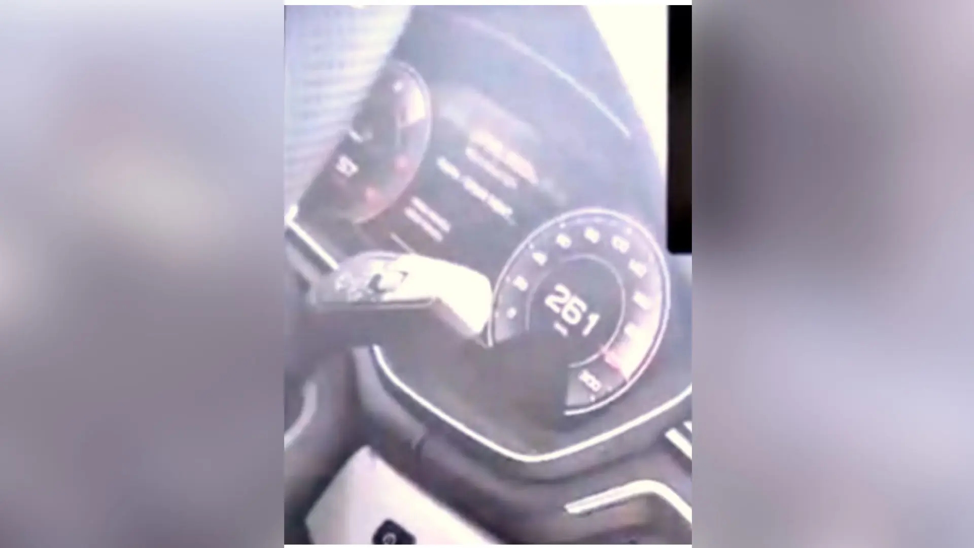 La Guardia Civil investiga a un conductor que circulaba a más de 260 km/h y con siete personas en el vehículo: no llevaban puesto el cinturón