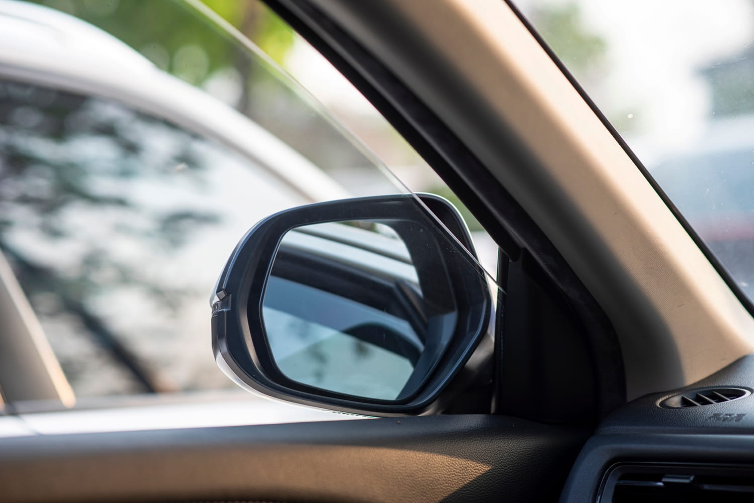 Вот как поднять окна автомобиля, даже если двигатель выключен