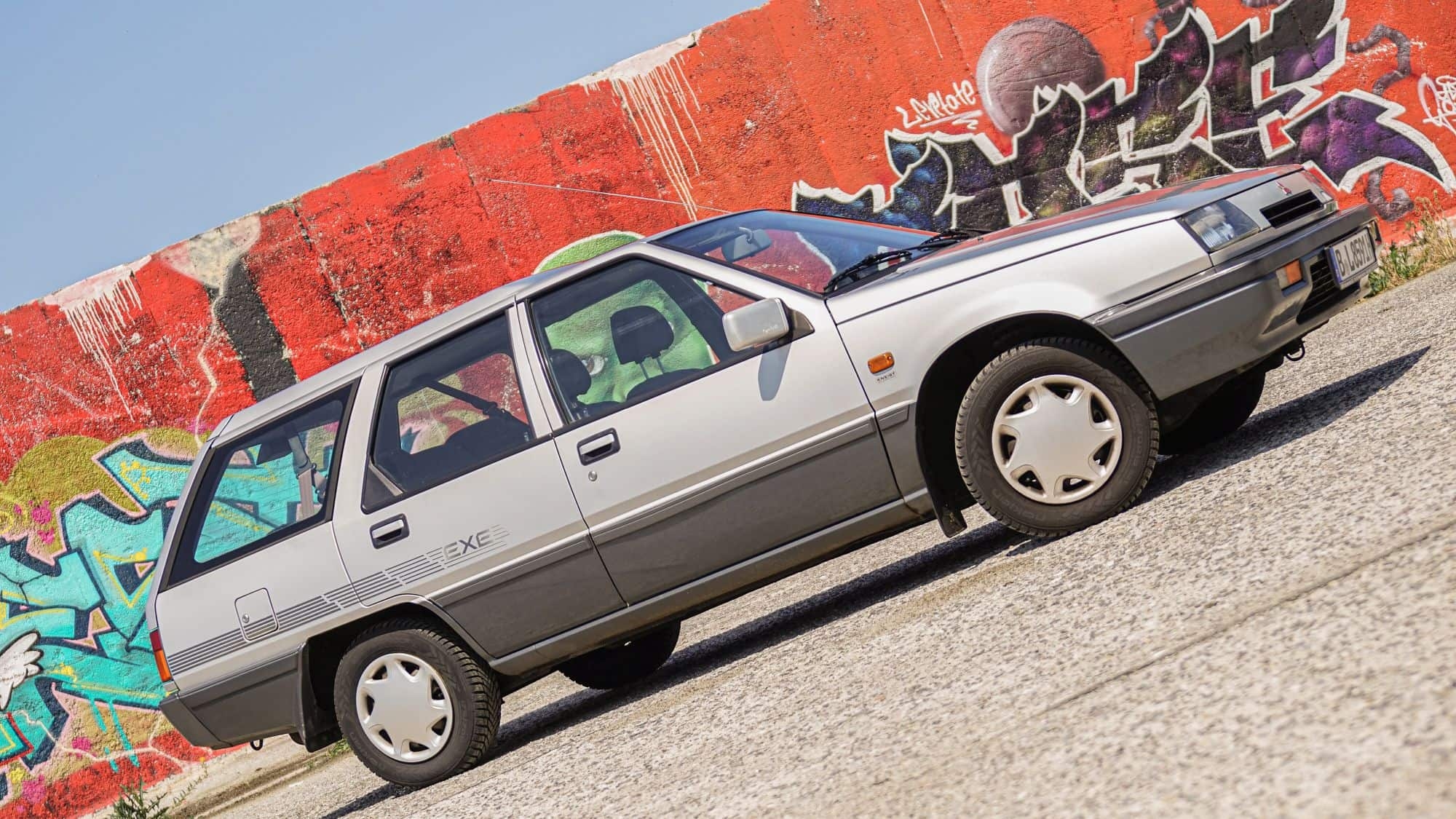 Mitsubishi Lancer Combi 1500 EXE (1990): O carro do filme "Then Life Happens"
