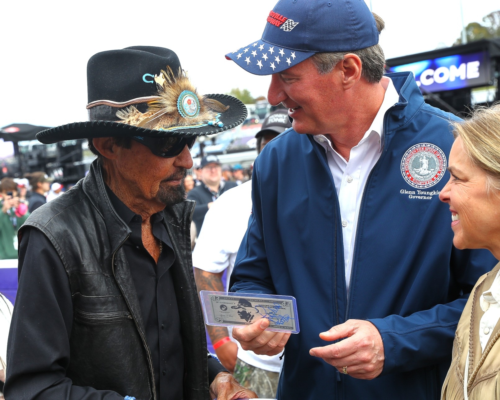 MOTORSPORT AMERICA PHOTOS FROM THE NASCAR RACES AT MARTINSVILLE SPEEDWAY