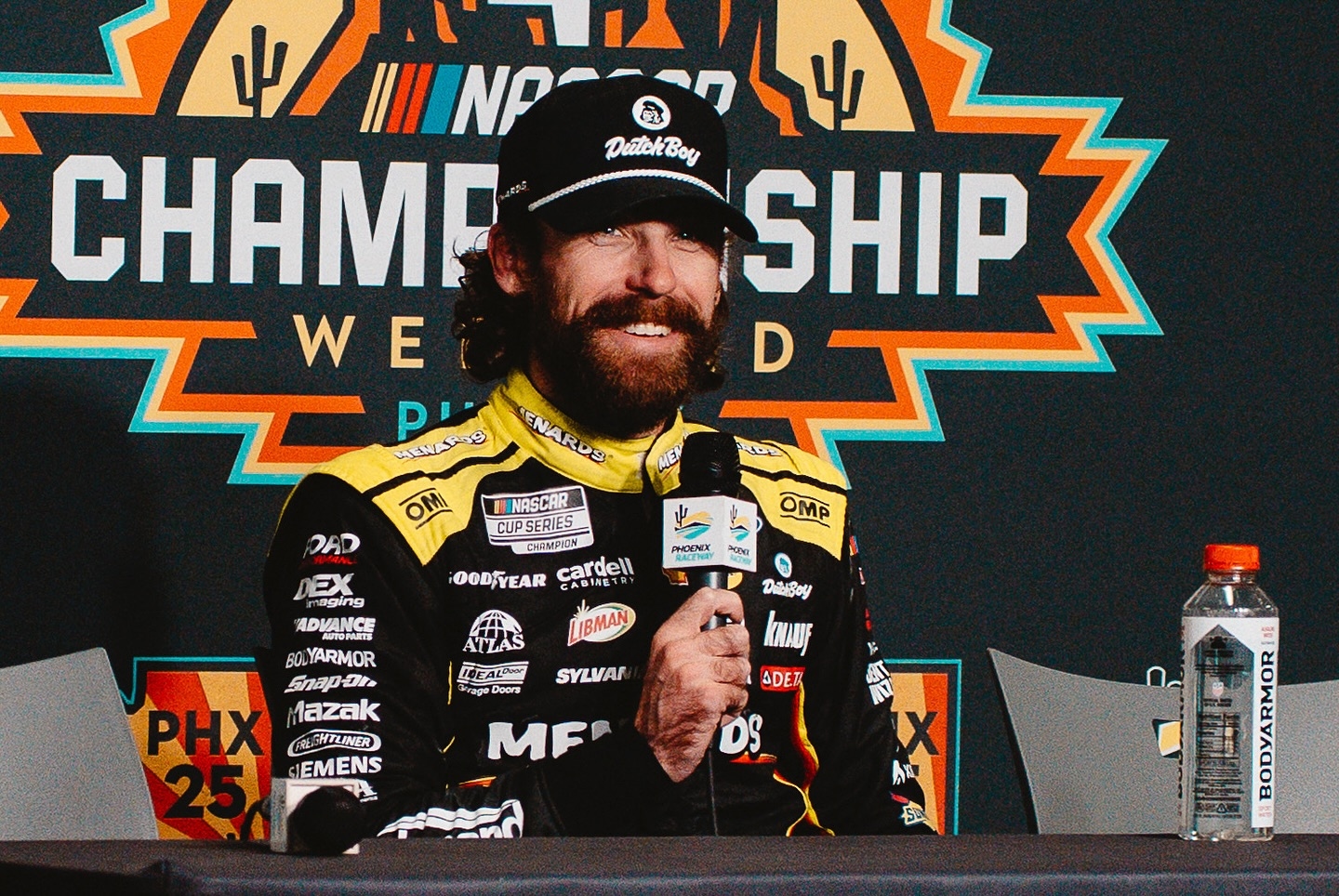 Ford Mustang y Ryan Blaney cierran la temporada con broche de oro al ganar contra Phoenix.