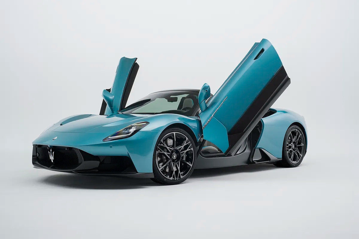 At the wheel of the Maserati MCPura: a declaration of intent