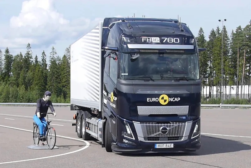 EuroNCAP fordert außerdem deutlich sicherere Lkw.