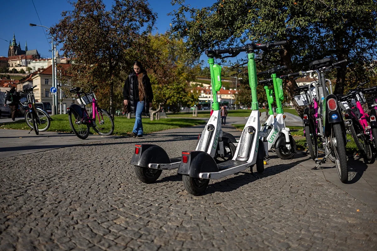 La DGT vuole rendere obbligatorio che gli scooter abbiano sempre le luci accese.