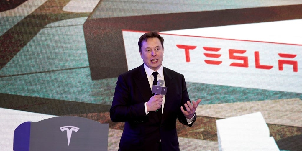 A Noruega está travando uma batalha de um trilhão de dólares com Elon Musk.