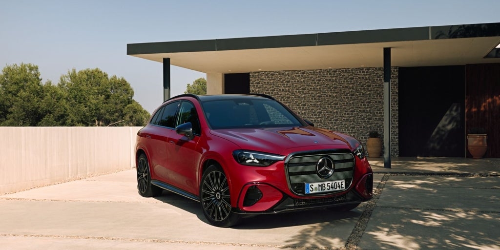 O Mercedes-Benz GLC elétrico agora está disponível com até 715 km de autonomia.