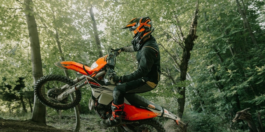 KTM обновляет свою флагманскую модель в линейке эндуро — 300 EXC Hardenduro.