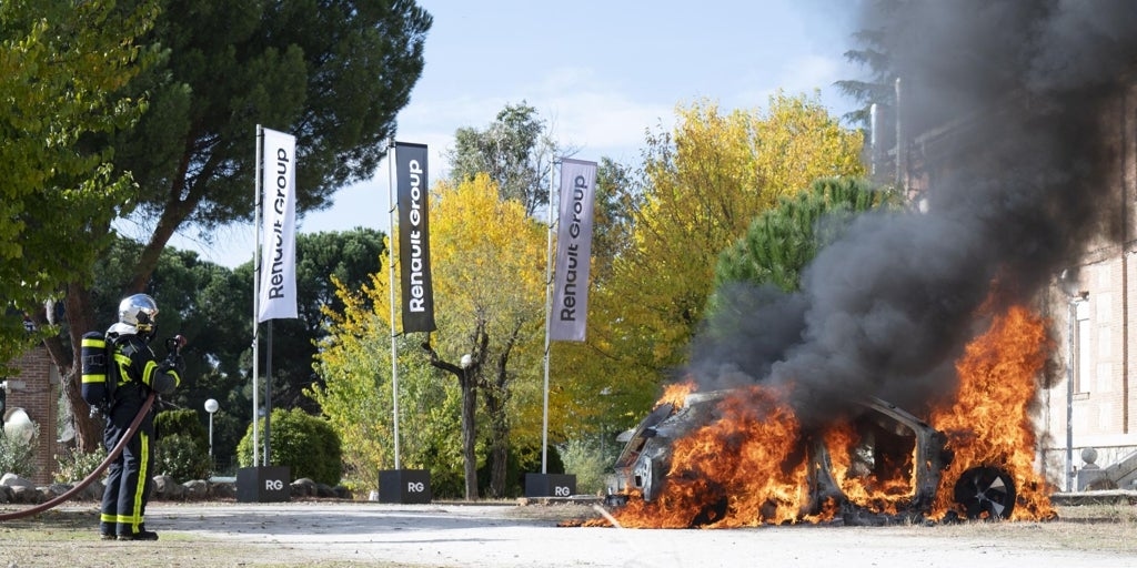 How to efficiently extinguish fires in electric cars