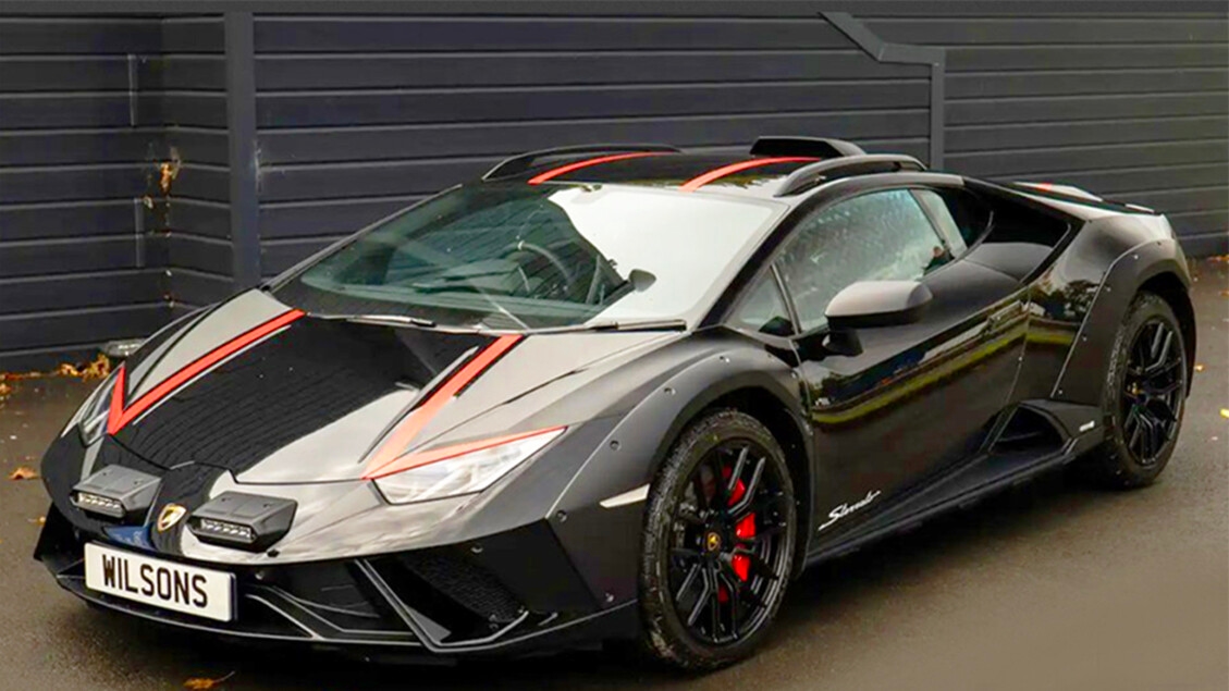 İngiltere'de bir zamanlar bir emlak dolandırıcısına ait olan süper otomobiller açık artırmayla satılıyor