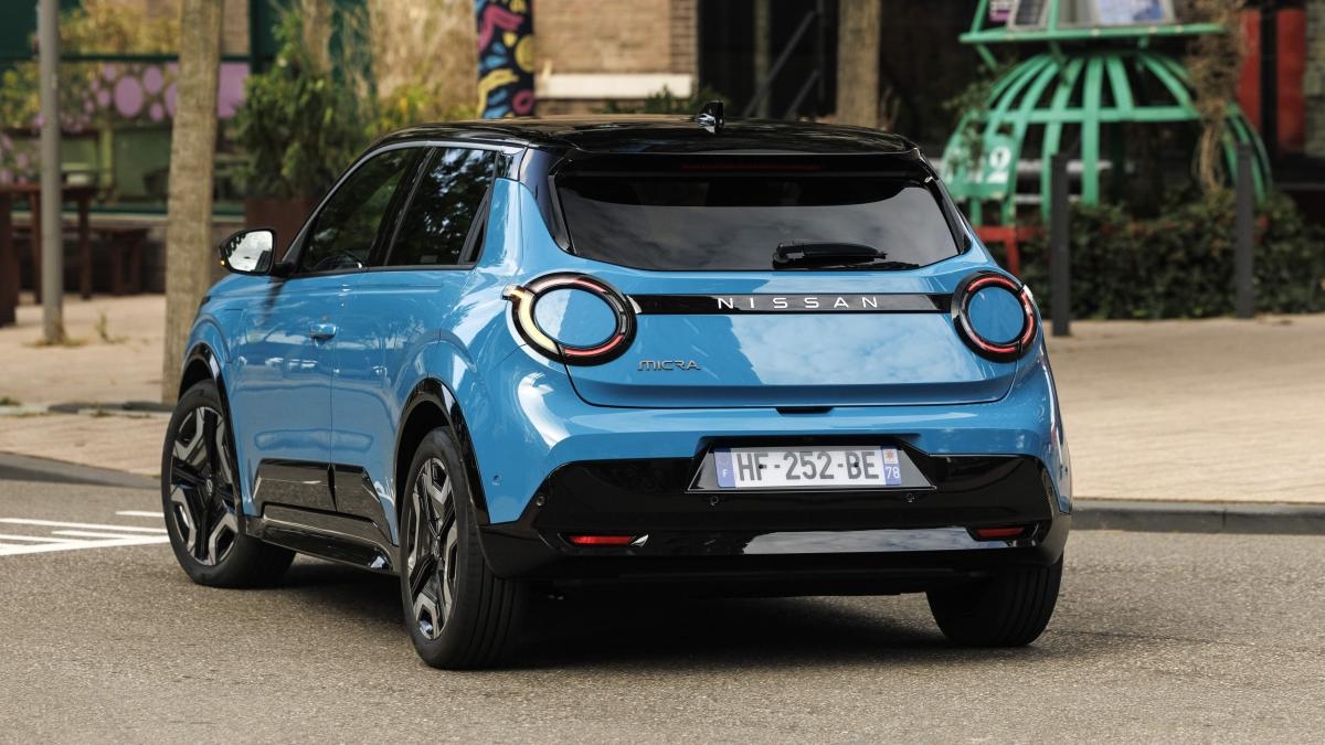 Nowy Nissan Micra pojawia się, aby przełamać monotonię SUV-ów i podbić serca młodych kierowców miejskich, nowoczesnych rodziców i stylowych seniorów.