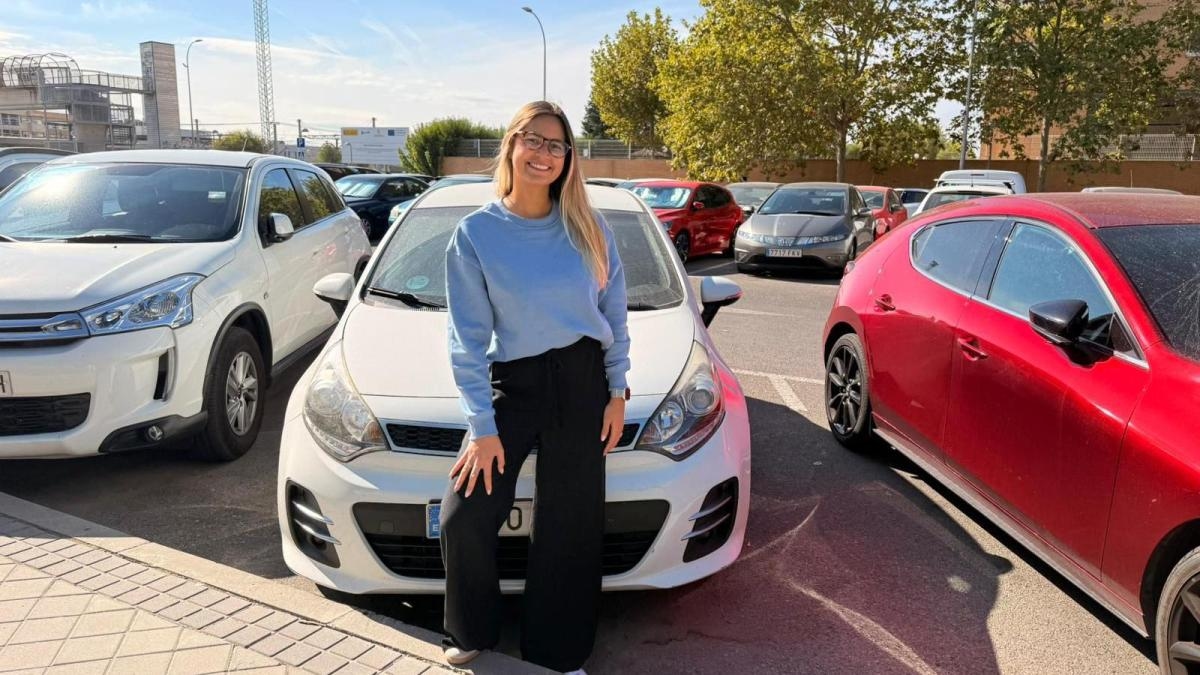 Bárbara Pérez, usuária de uma plataforma de aluguel de carros peer-to-peer: "Posso ganhar até 600 euros em um mês e não preciso me reunir com clientes para entregar as chaves."