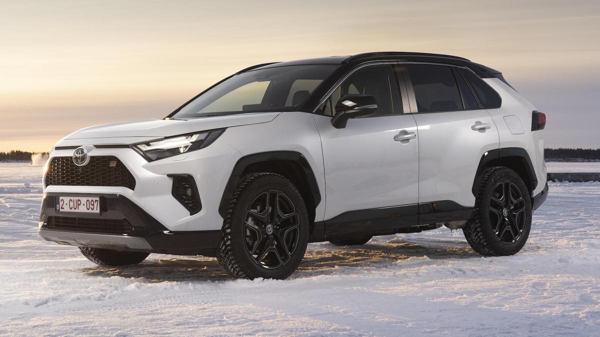 SUV ibridi non plug-in con più di 200 CV e marchio DGT Eco