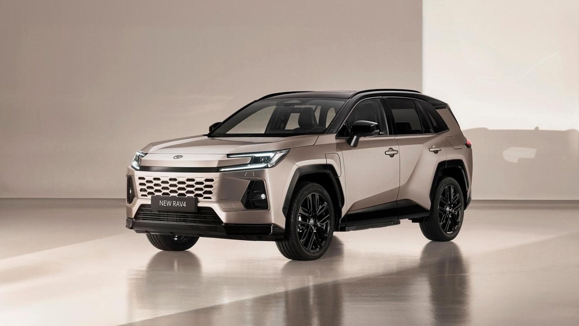 Toyota wprowadza do sprzedaży RAV4 szóstej generacji. Wszystkie ceny.
