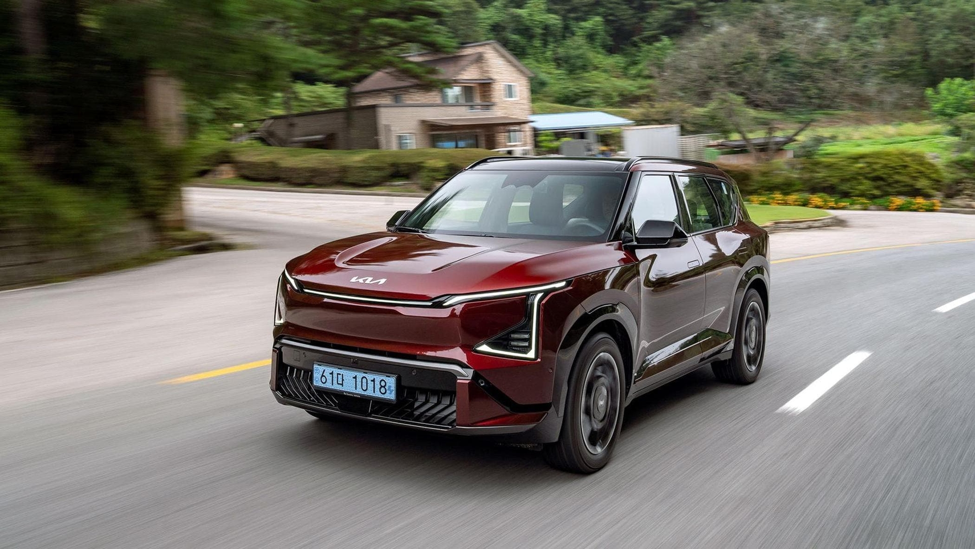 Kia EV5 na drogach Korei z komfortowym i przestronnym średniej wielkości SUV-em o zasięgu ponad 500 km