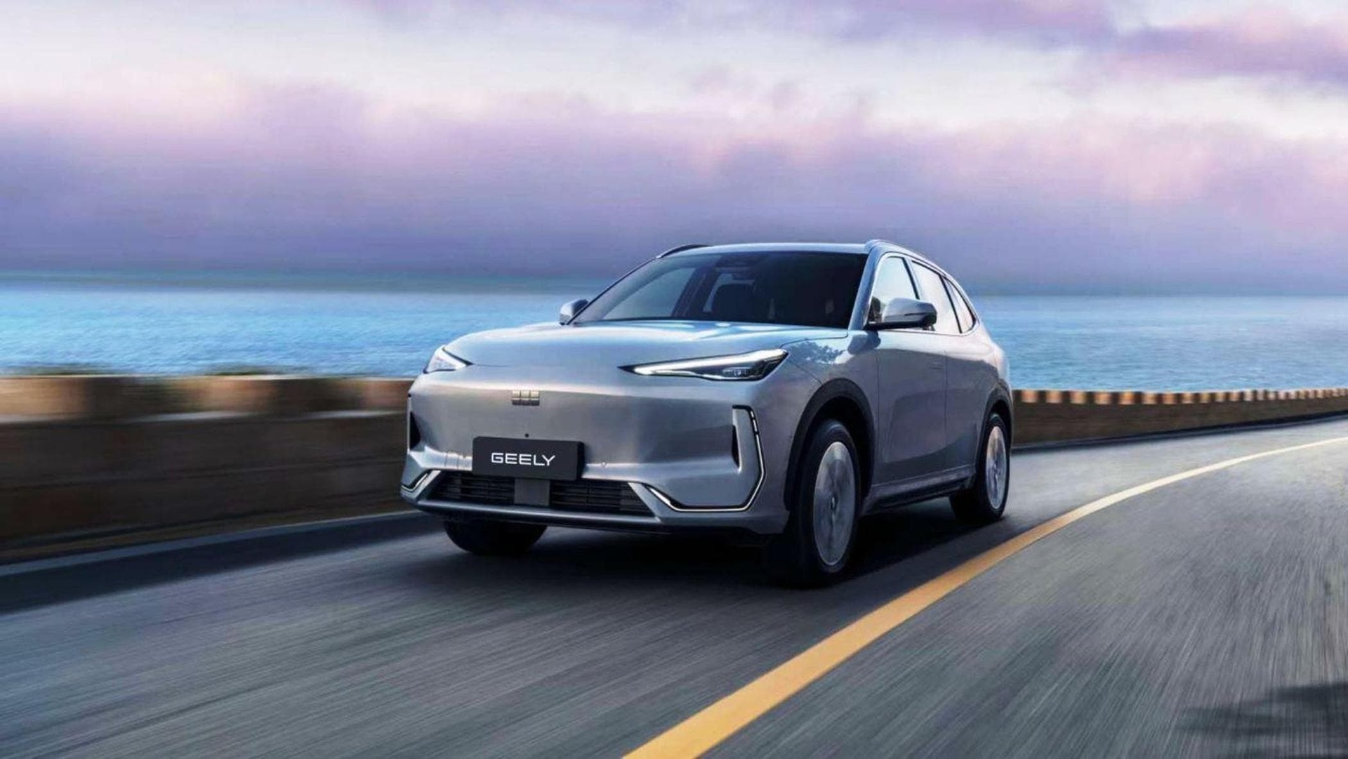 Geely Italia betreedt de markt voor zakelijke wagenparken met de elektrische EX5 en de hybride Starray EM-i.