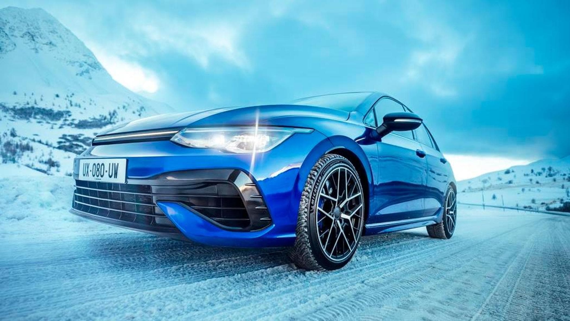 Michelin launches CrossClimate 3, the first all-season sports tire.