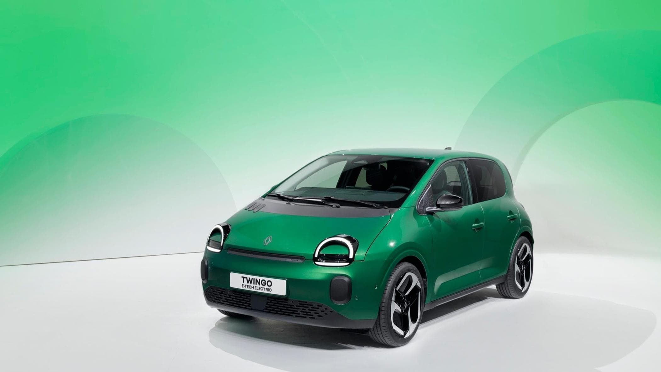 Renault Twingo senza veli: ecco come è fatta l’ultima versione tutta elettrica dell’iconica citycar