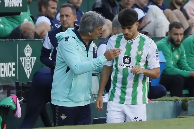 Pellegrini Sticks with Zalzouli at Betis